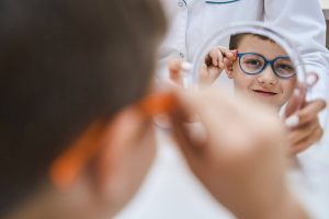 Ayuda gafas menores 16 años